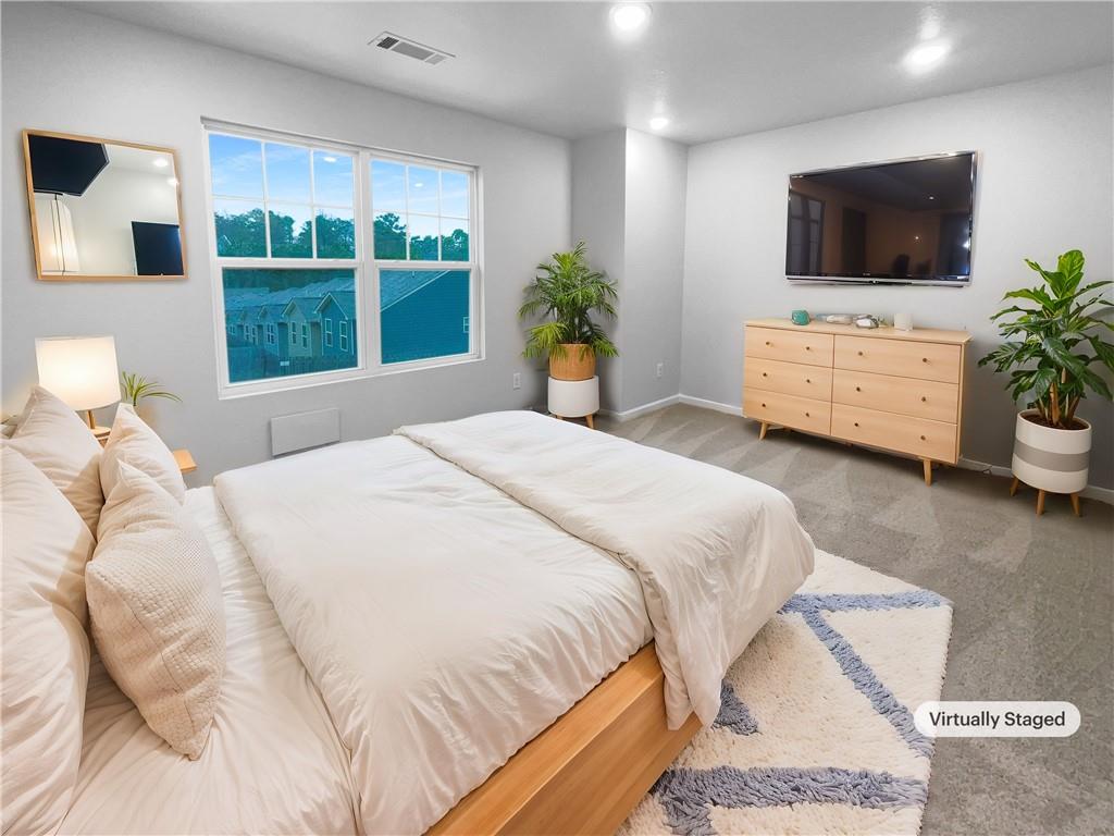 1112 Highwood Lane