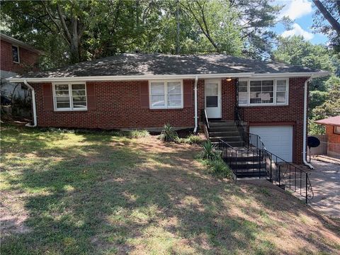 Homes For Rent - 2064 Montrose Drive<br/> East Point, GA 30344