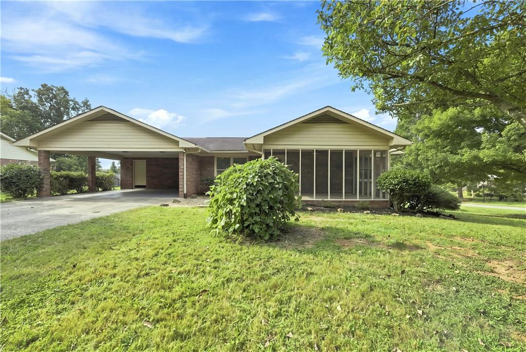 208 Woodland Circle SE