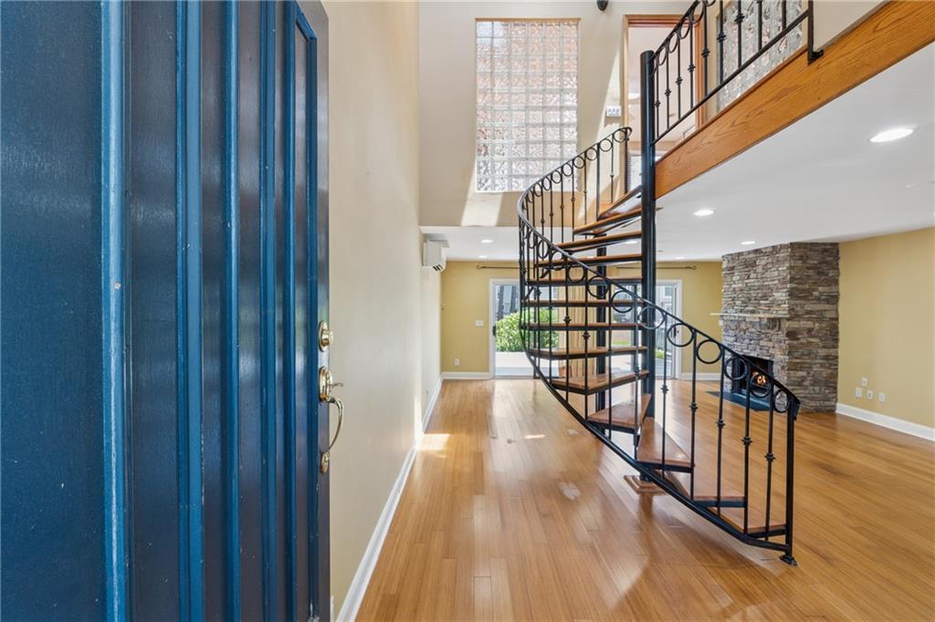 1023 Riverbend Club Drive SE