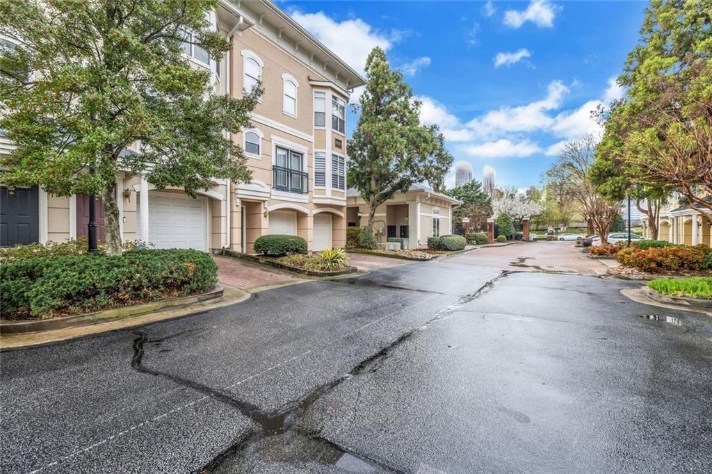 375 Highland Avenue NE 1002