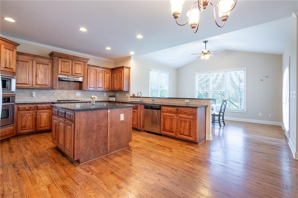 5650 Upper Creek Court, Suwanee, Georgia image 12