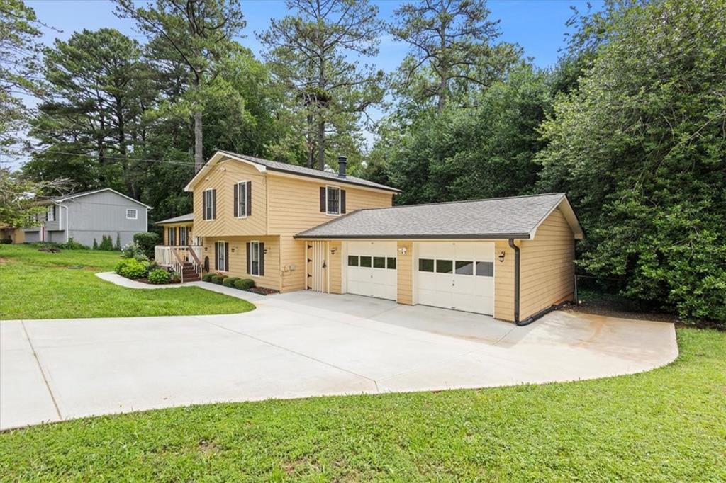 423 Mephisto Circle, Lawrenceville, Georgia image 2