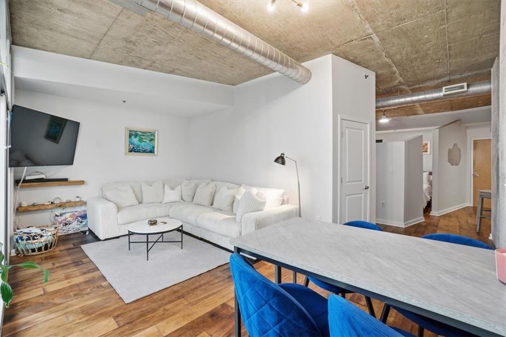 923 Peachtree Street NE 1221