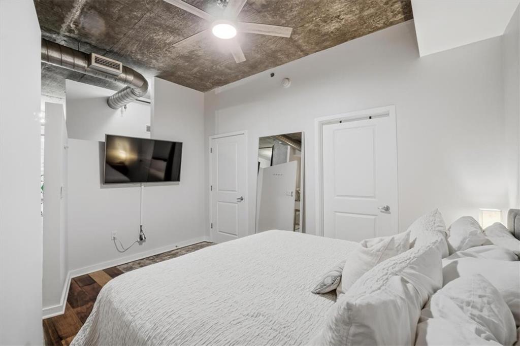 923 Peachtree Street NE 1221