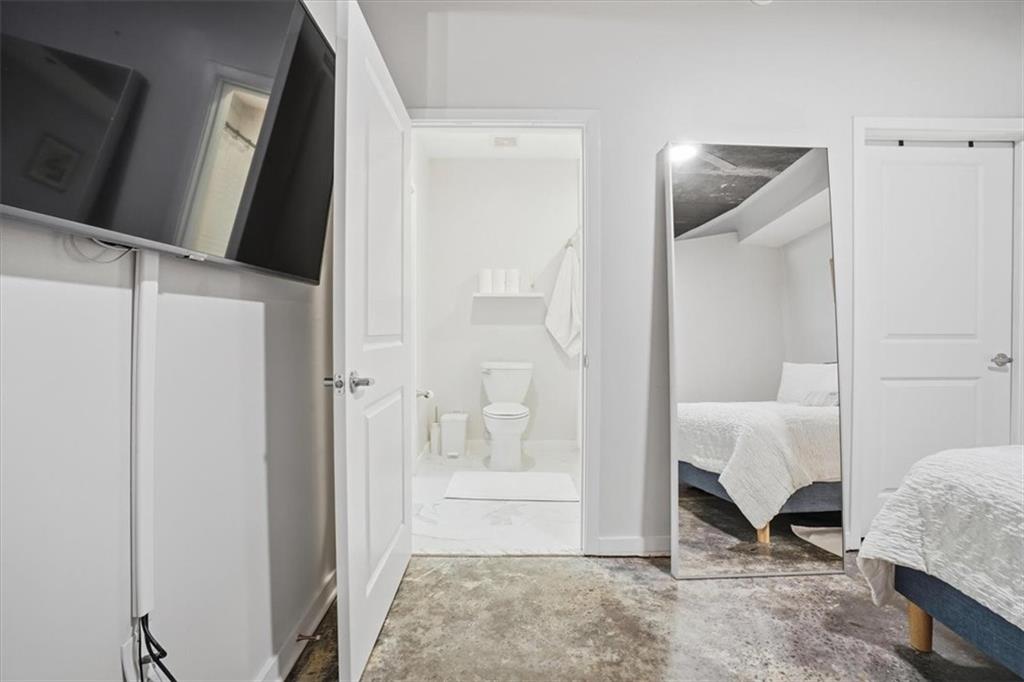 923 Peachtree Street NE 1221