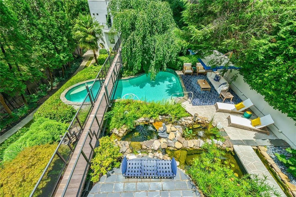 114 Lindbergh Drive NE