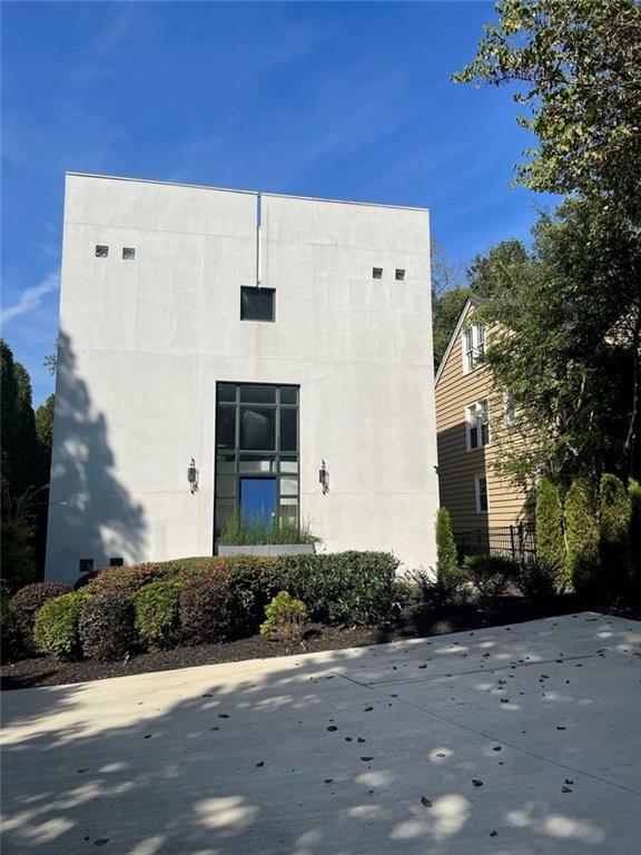 114 Lindbergh Drive NE