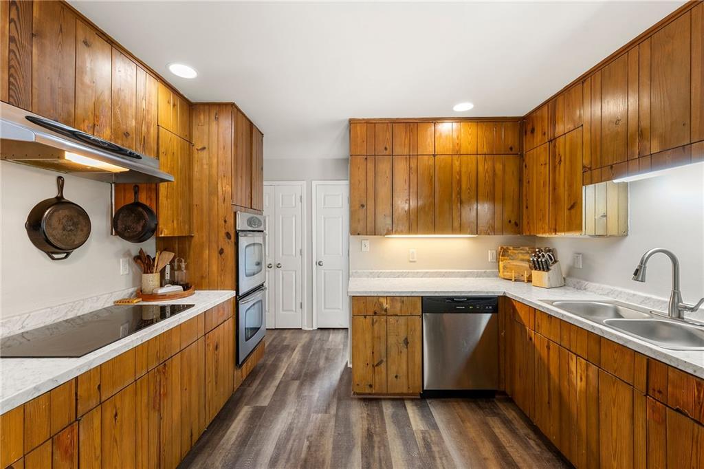 4018 Dunbarton Way, Roswell, Georgia image 7