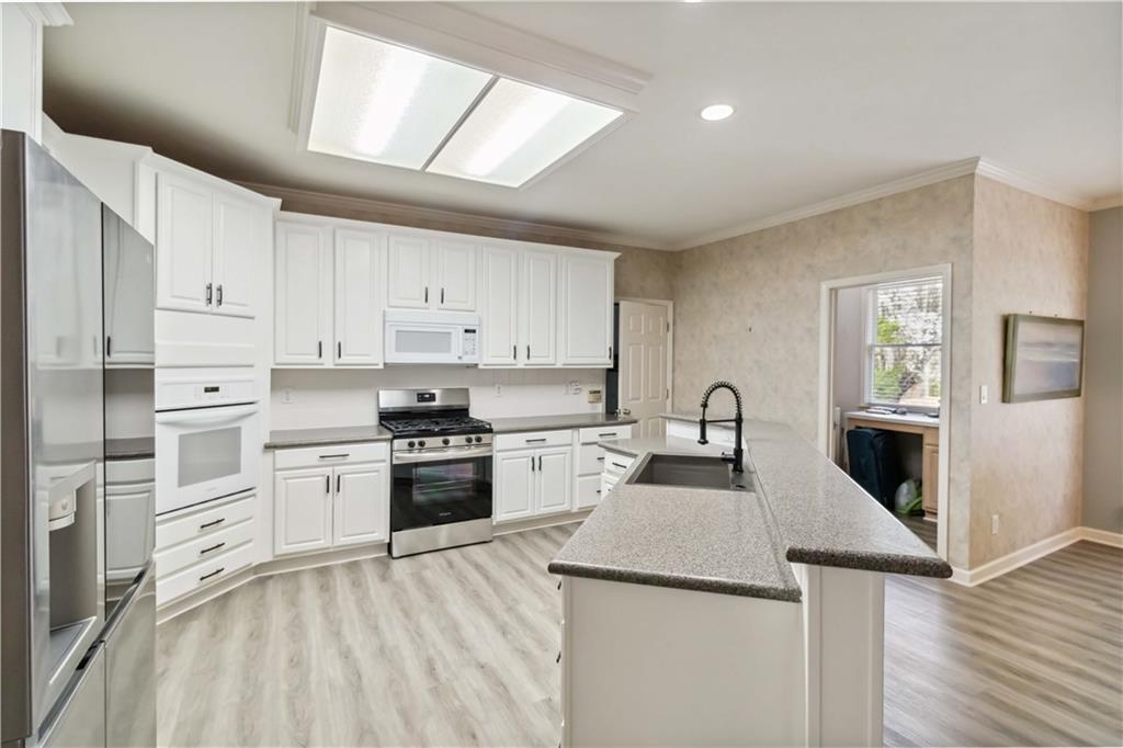 3605 Summit Gate Drive, Suwanee, Georgia image 12