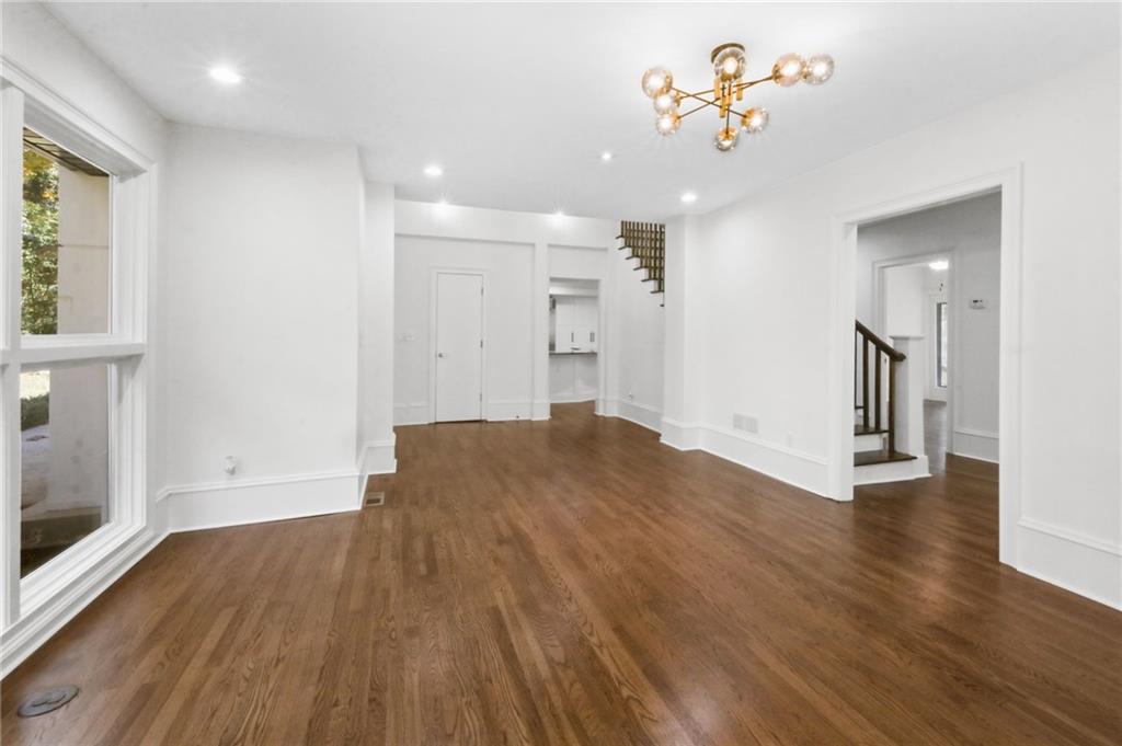 1092 Norwich Circle NE