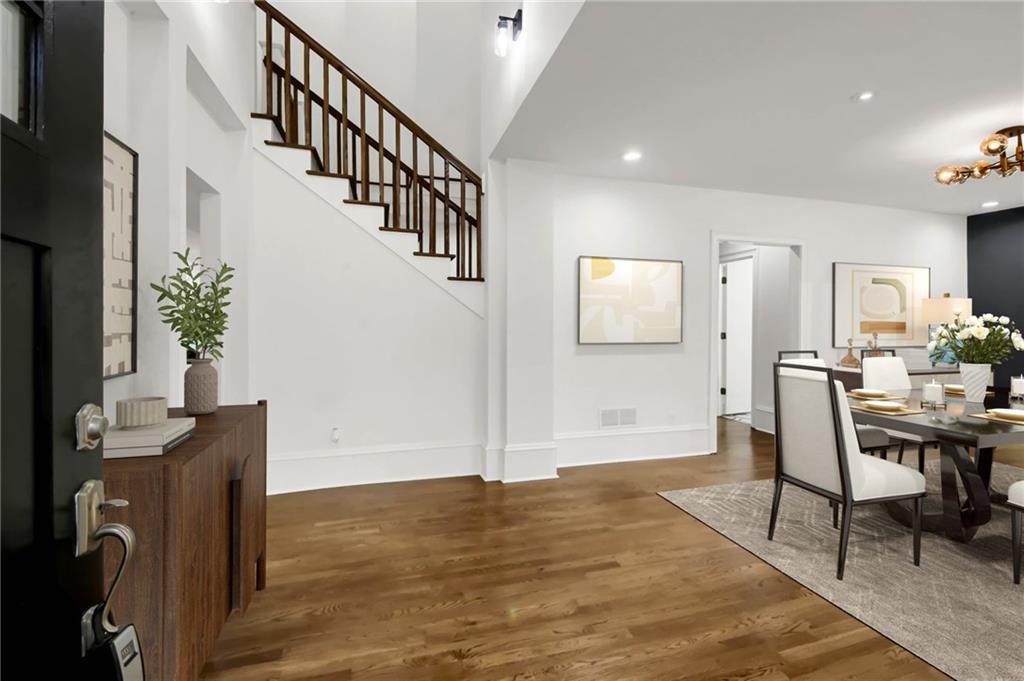 1092 Norwich Circle NE