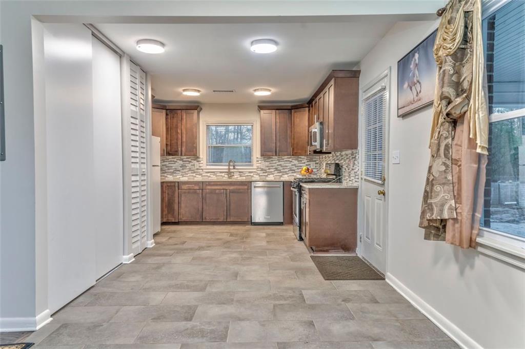 3150 Humphries Drive, Atlanta, Georgia image 13