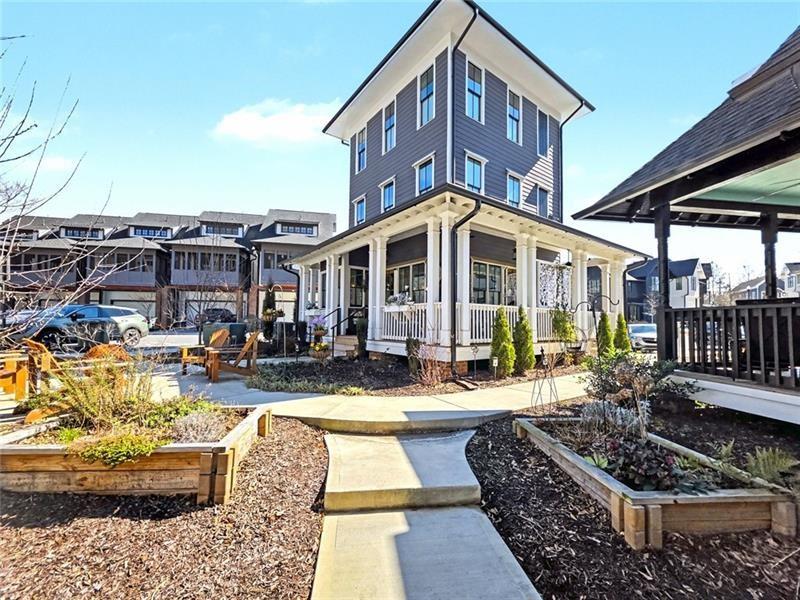 1917 Galt Commons