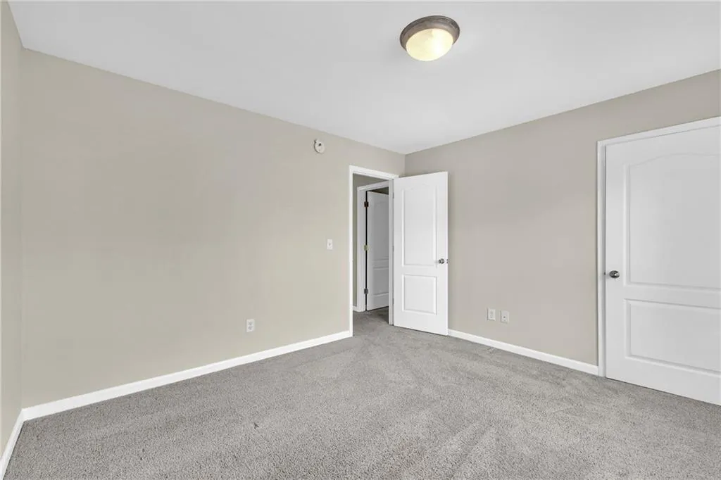 Atlanta, Georgia 30331, United States, 7 Bedrooms Bedrooms, ,5 BathroomsBathrooms,Residential,Pending,21365