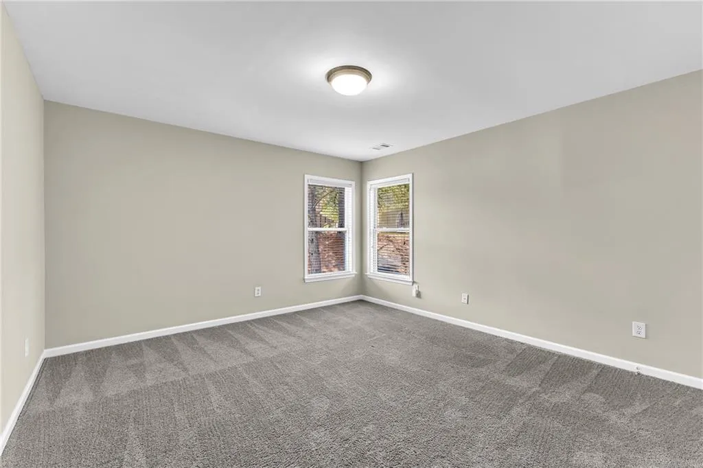 Atlanta, Georgia 30331, United States, 7 Bedrooms Bedrooms, ,5 BathroomsBathrooms,Residential,Pending,21365