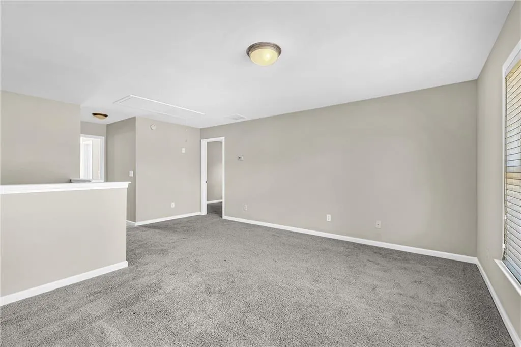 Atlanta, Georgia 30331, United States, 7 Bedrooms Bedrooms, ,5 BathroomsBathrooms,Residential,Pending,21365