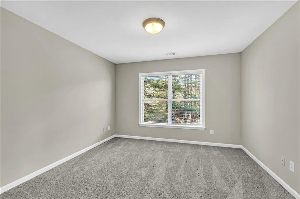 Atlanta, Georgia 30331, United States, 7 Bedrooms Bedrooms, ,5 BathroomsBathrooms,Residential,Pending,21365