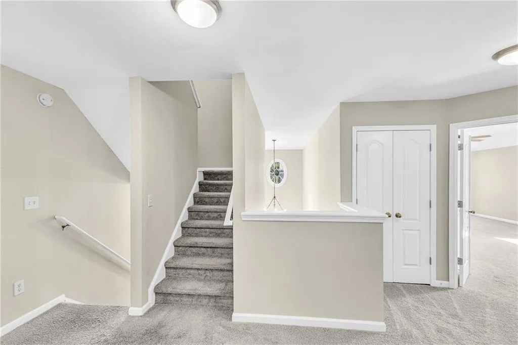 Atlanta, Georgia 30331, United States, 7 Bedrooms Bedrooms, ,5 BathroomsBathrooms,Residential,Pending,21365