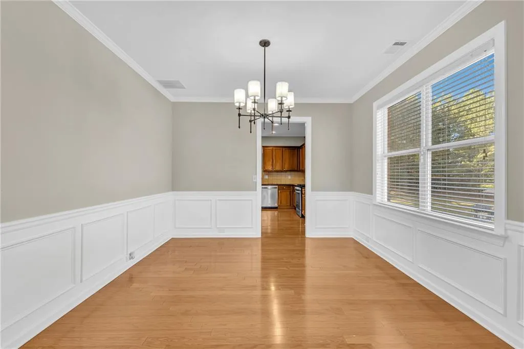 Atlanta, Georgia 30331, United States, 7 Bedrooms Bedrooms, ,5 BathroomsBathrooms,Residential,Pending,21365