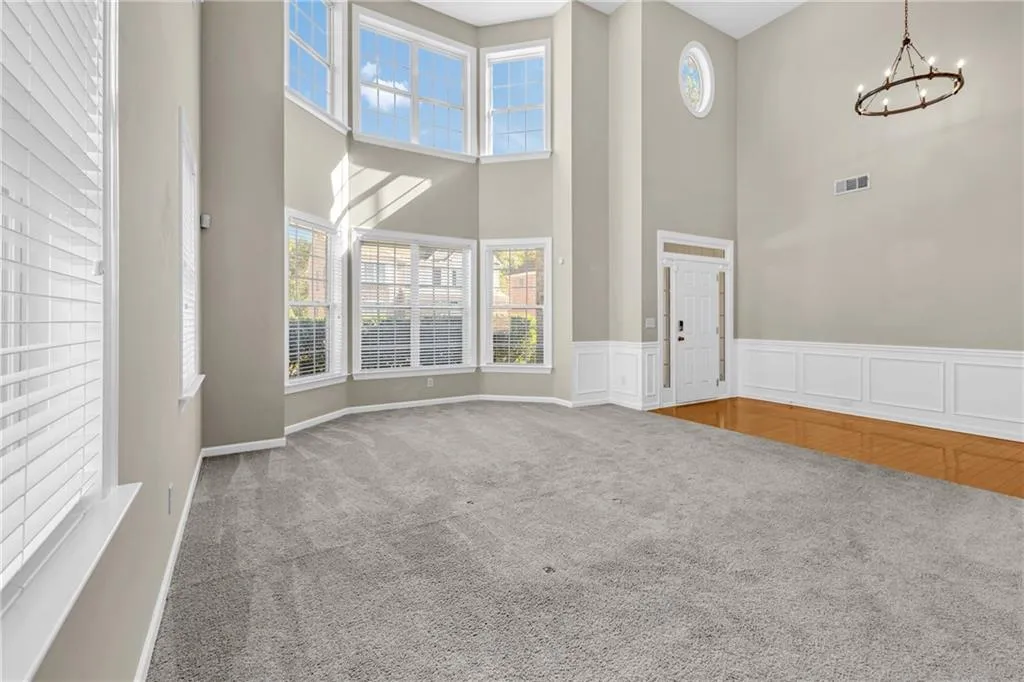 Atlanta, Georgia 30331, United States, 7 Bedrooms Bedrooms, ,5 BathroomsBathrooms,Residential,Pending,21365