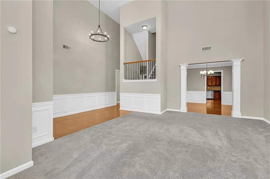 Atlanta, Georgia 30331, United States, 7 Bedrooms Bedrooms, ,5 BathroomsBathrooms,Residential,Pending,21365