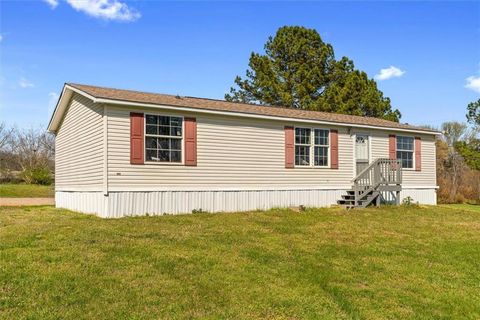 Homes For Sale - 256 Mcsears Drive<br/> La Fayette, GA 30728