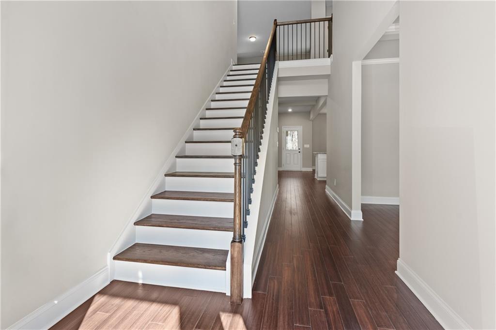 5726 Ridgewater Circle, Gainesville, Georgia image 4