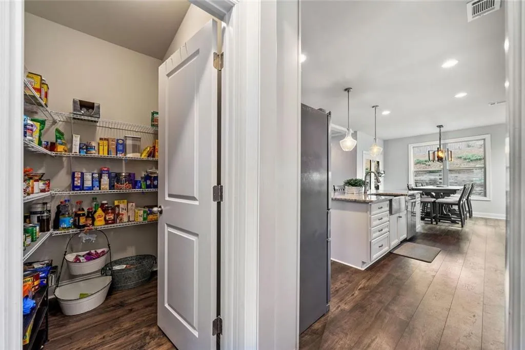 Buford, Georgia 30519, United States, 5 Bedrooms Bedrooms, ,4 BathroomsBathrooms,Residential,Coming Soon,169306