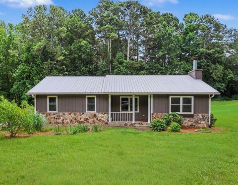 Homes For Sale - 2173 Ivy Crest Drive<br/> Buford, GA 30519
