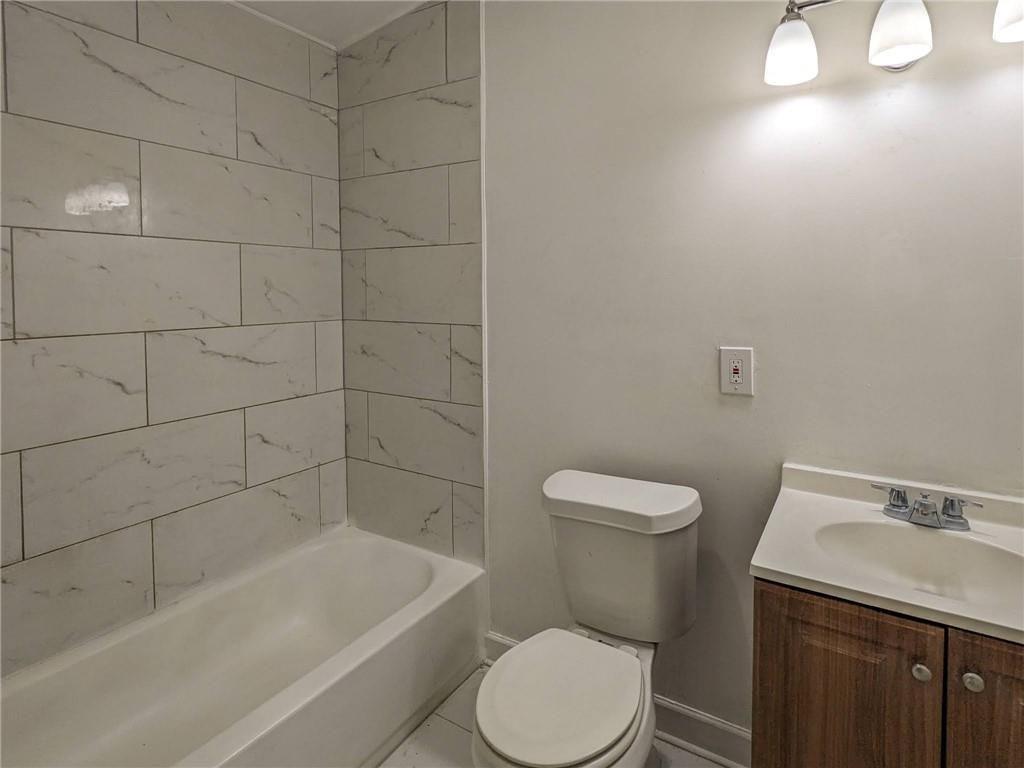 2437 Clarissa Drive, Atlanta, Georgia image 7