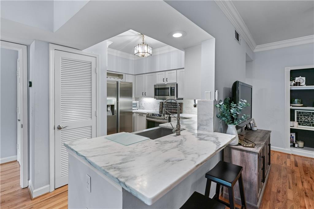 PEACHTREE PLACE - Residential