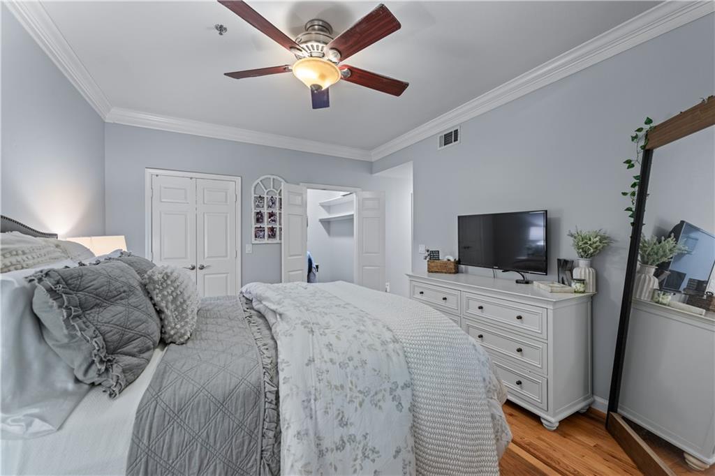PEACHTREE PLACE - Residential