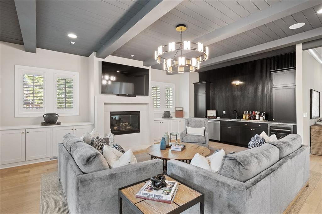 2583 Apple Valley Road