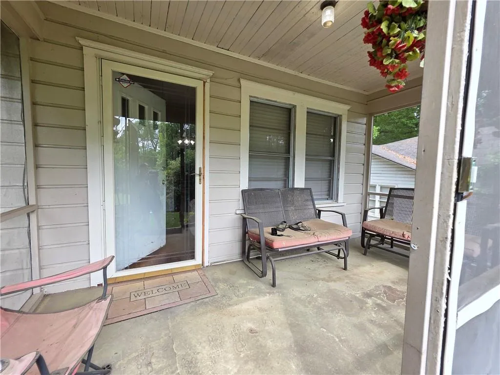 Atlanta, Georgia 30318, United States, 2 Bedrooms Bedrooms, ,1 BathroomBathrooms,Residential,Active,121424