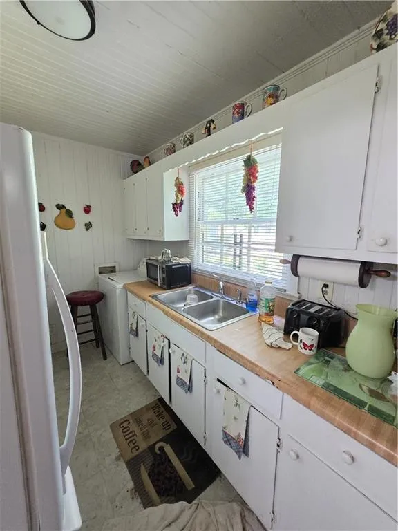 Atlanta, Georgia 30318, United States, 2 Bedrooms Bedrooms, ,1 BathroomBathrooms,Residential,Active,121424