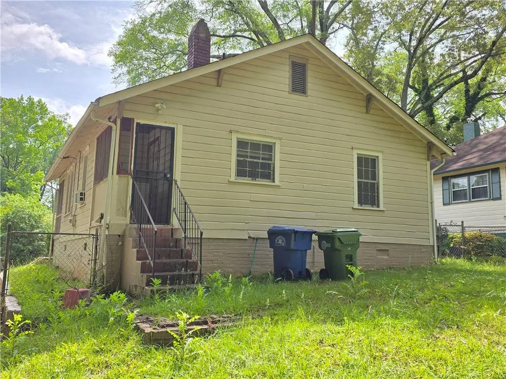 Atlanta, Georgia 30318, United States, 2 Bedrooms Bedrooms, ,1 BathroomBathrooms,Residential,Active,121424