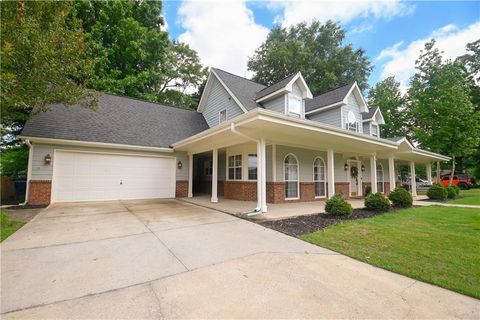 A home in Hoschton