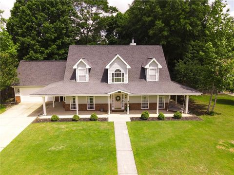 A home in Hoschton