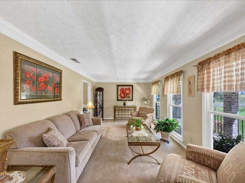 5221 La Paloma Drive SW