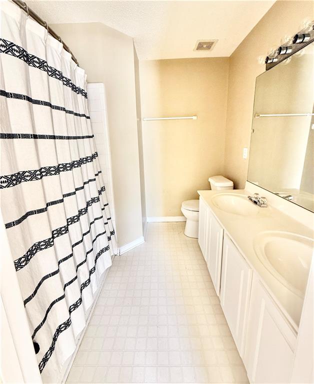 ASHFORD OAKS - Residential Lease