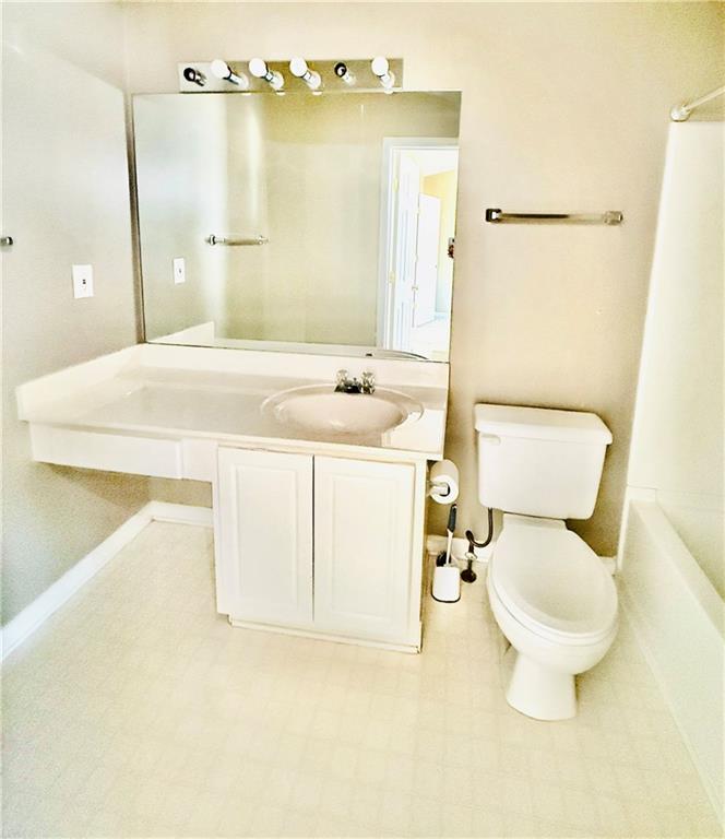 ASHFORD OAKS - Residential Lease
