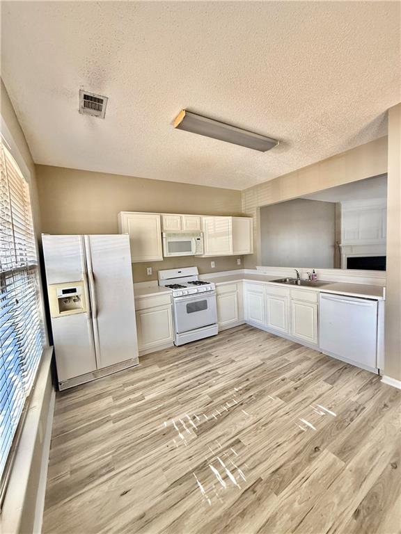 ASHFORD OAKS - Residential Lease