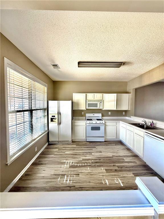 ASHFORD OAKS - Residential Lease