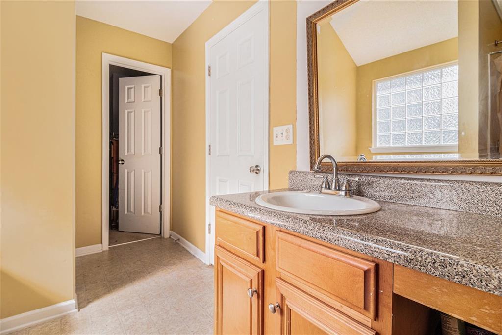 3243 Timber Ridge, College Park, Georgia image 4