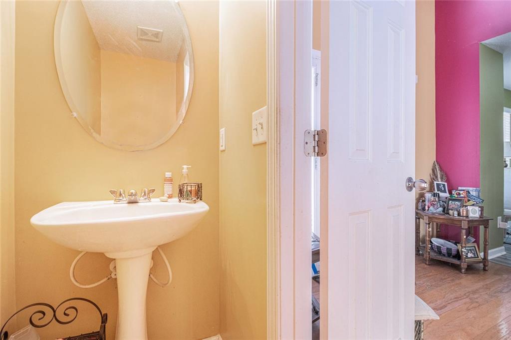 3243 Timber Ridge, College Park, Georgia image 8