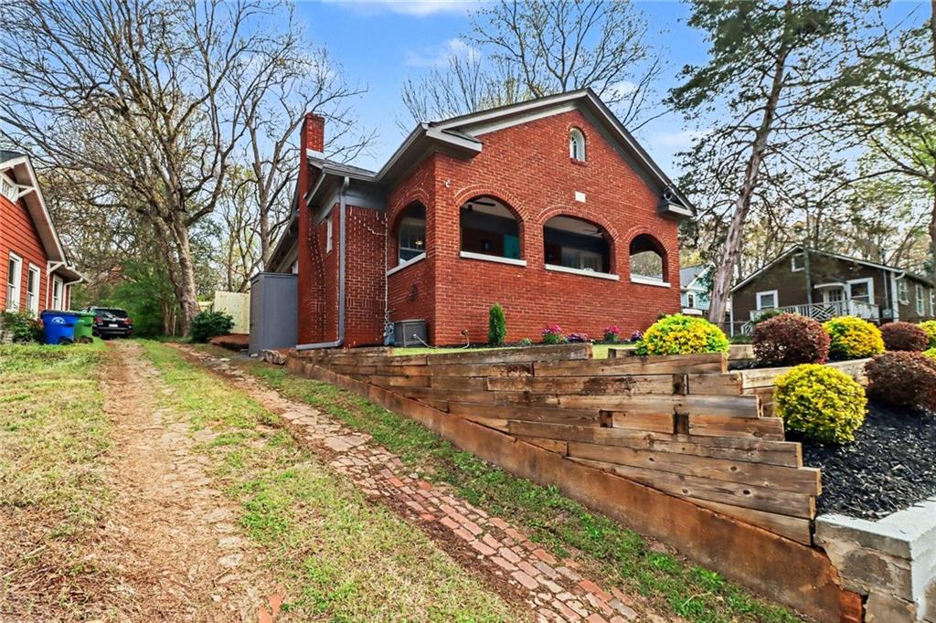 958 United Avenue SE