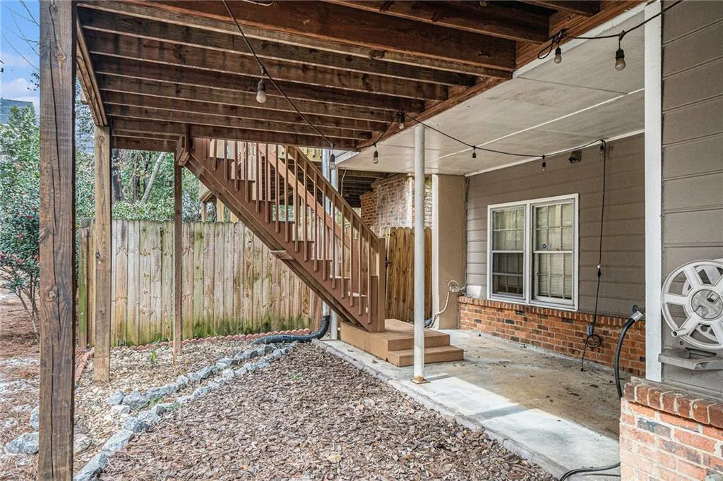 Atlanta, Georgia 30324, United States, 3 Bedrooms Bedrooms, ,3 BathroomsBathrooms,Residential,Pending,15349