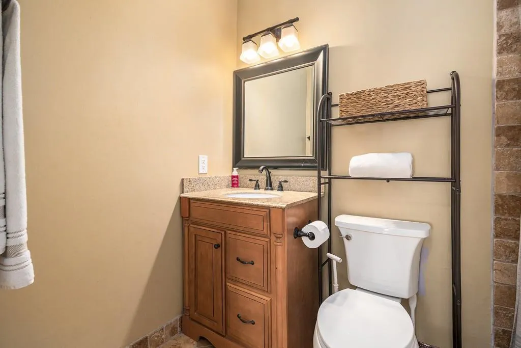 Atlanta, Georgia 30324, United States, 3 Bedrooms Bedrooms, ,3 BathroomsBathrooms,Residential,Pending,15349