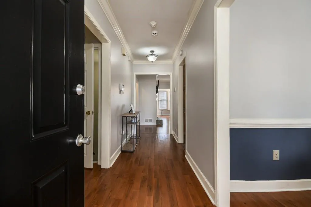 Atlanta, Georgia 30324, United States, 3 Bedrooms Bedrooms, ,3 BathroomsBathrooms,Residential,Pending,15349